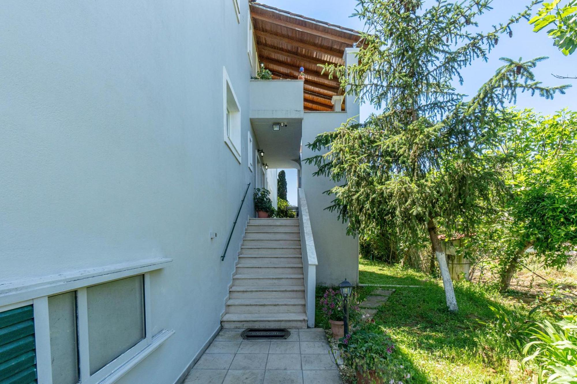 Angela Hotel & Apartments Gouvia Bagian luar foto