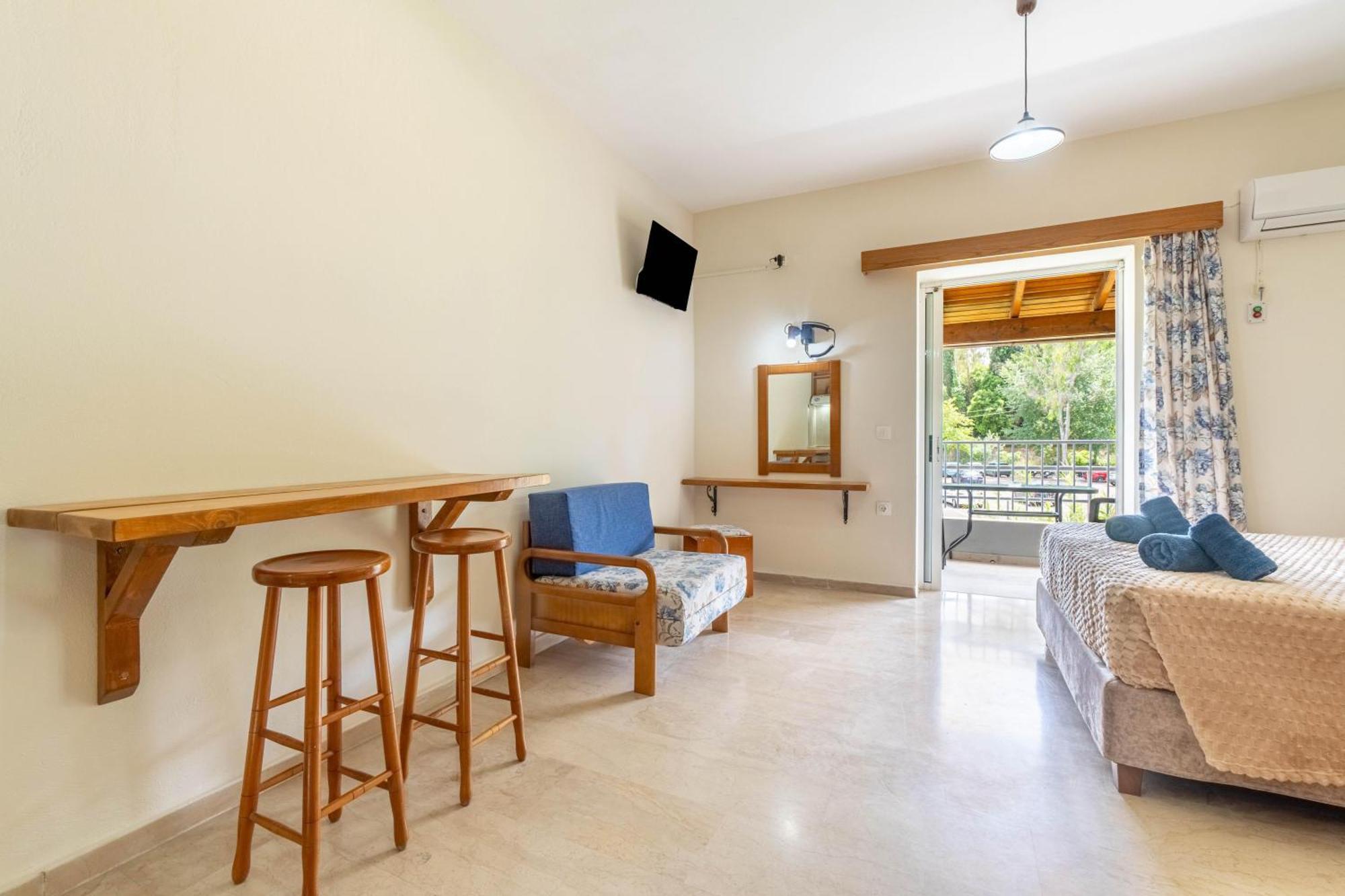 Angela Hotel & Apartments Gouvia Bagian luar foto