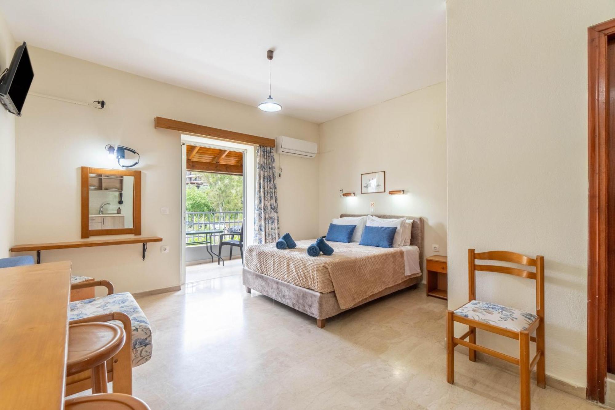 Angela Hotel & Apartments Gouvia Bagian luar foto
