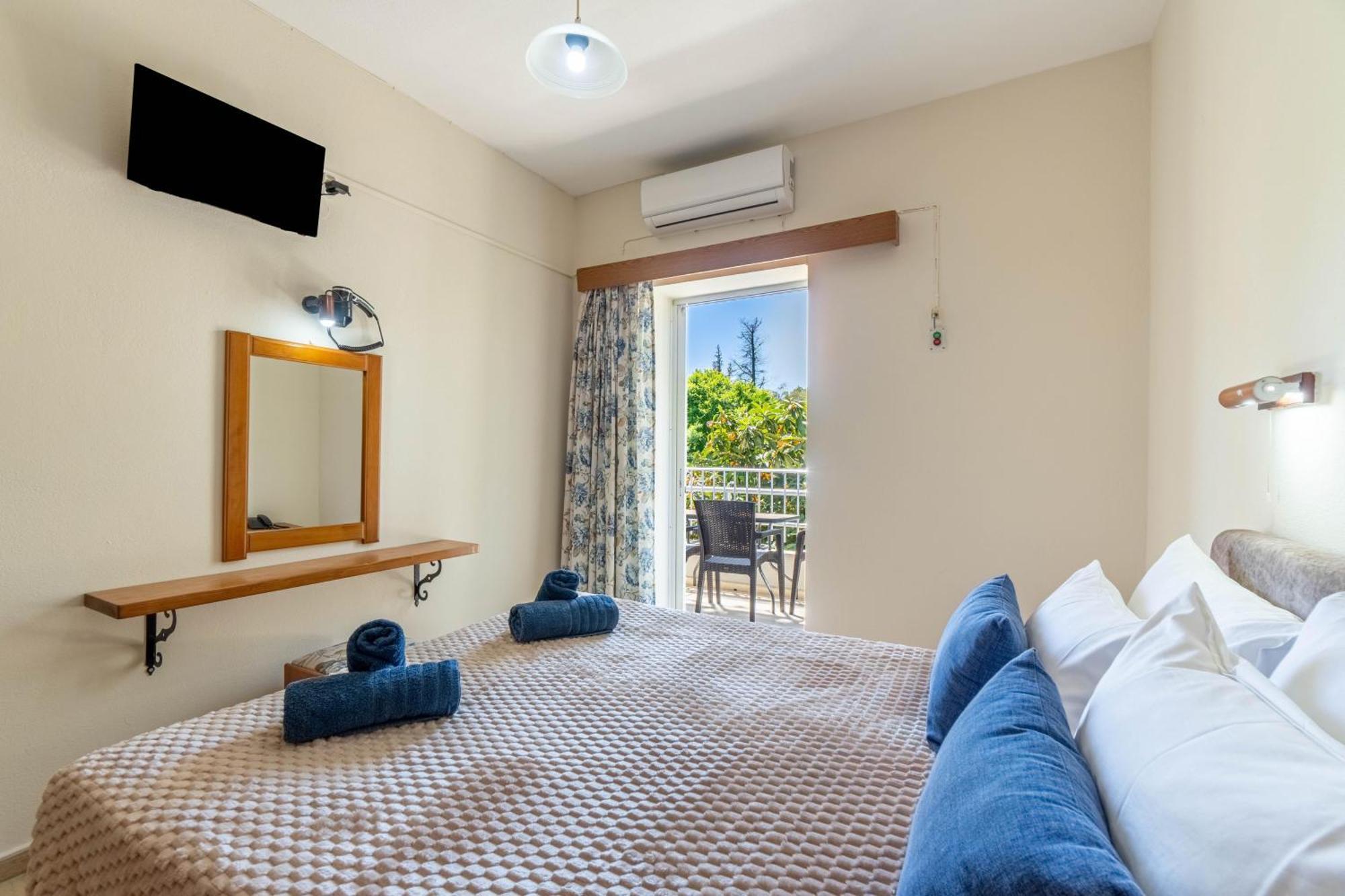 Angela Hotel & Apartments Gouvia Bagian luar foto