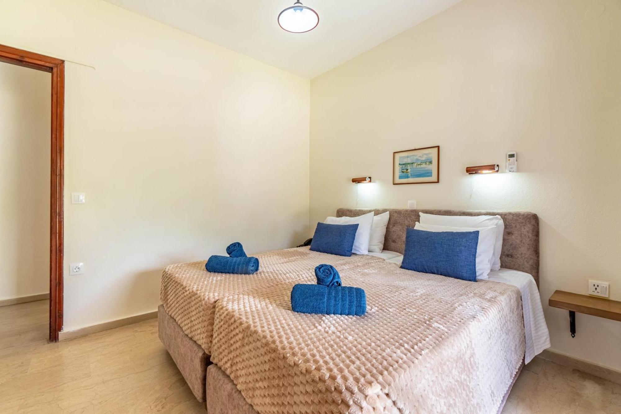 Angela Hotel & Apartments Gouvia Bagian luar foto