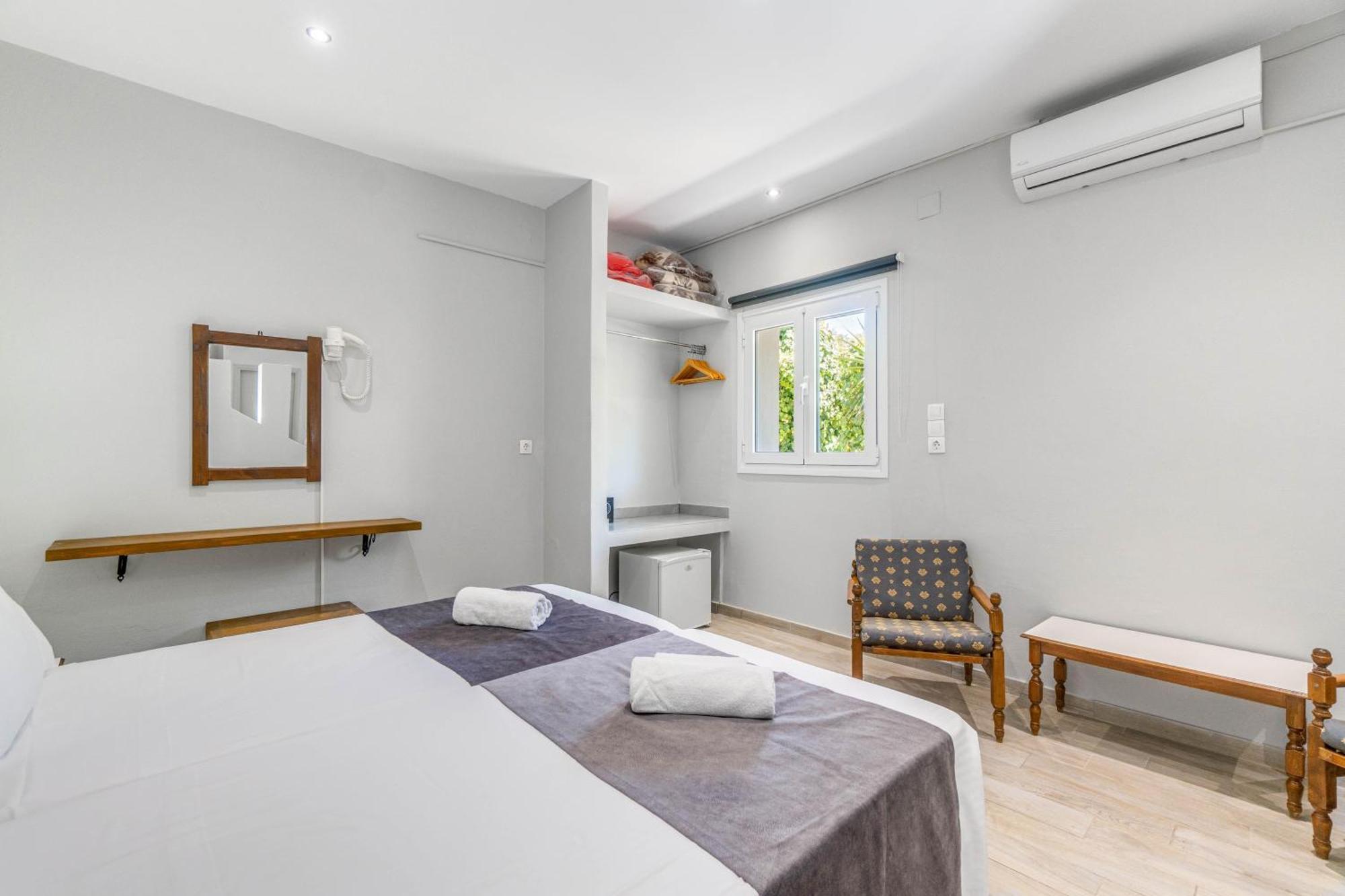 Angela Hotel & Apartments Gouvia Bagian luar foto