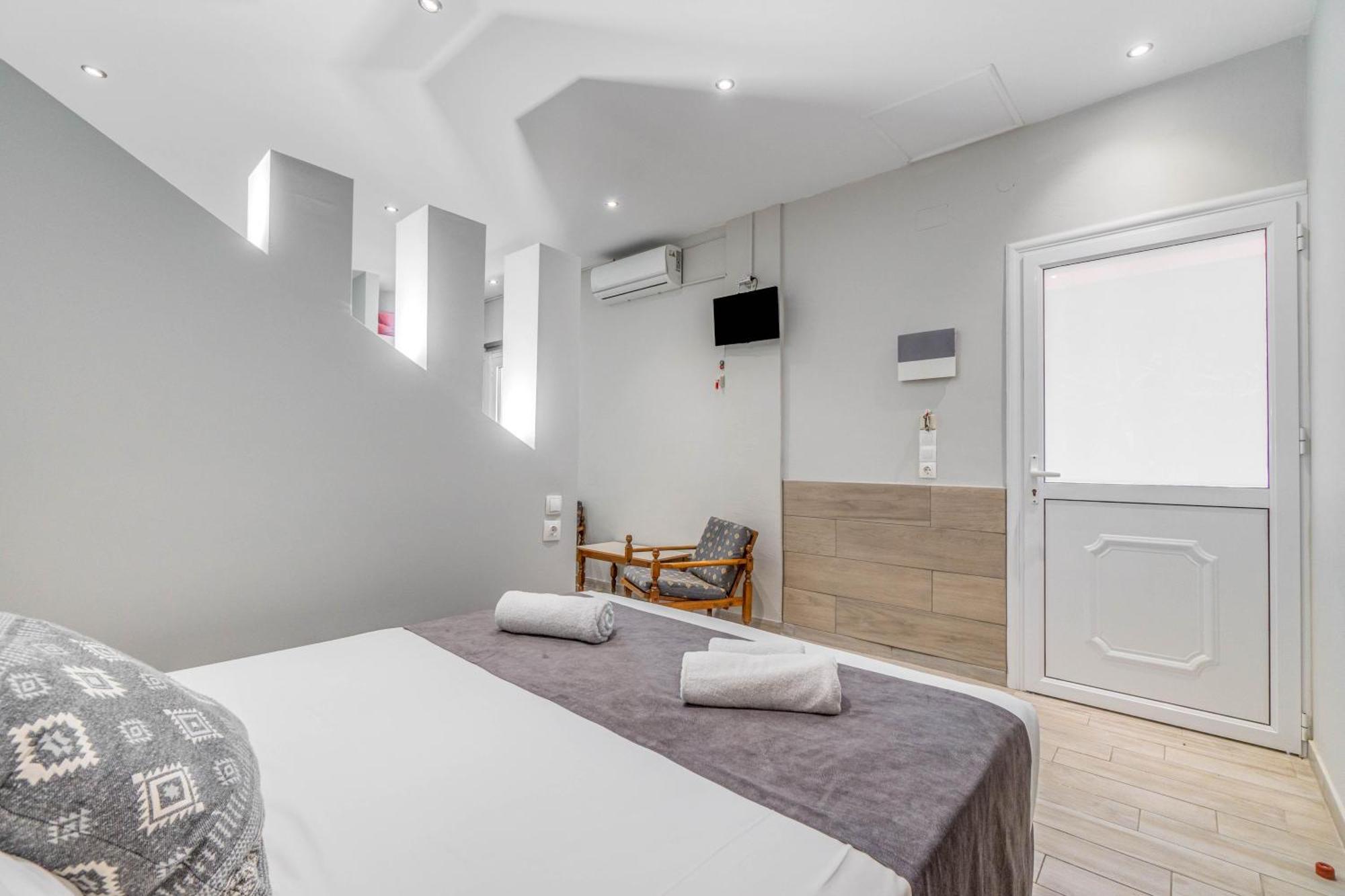 Angela Hotel & Apartments Gouvia Bagian luar foto