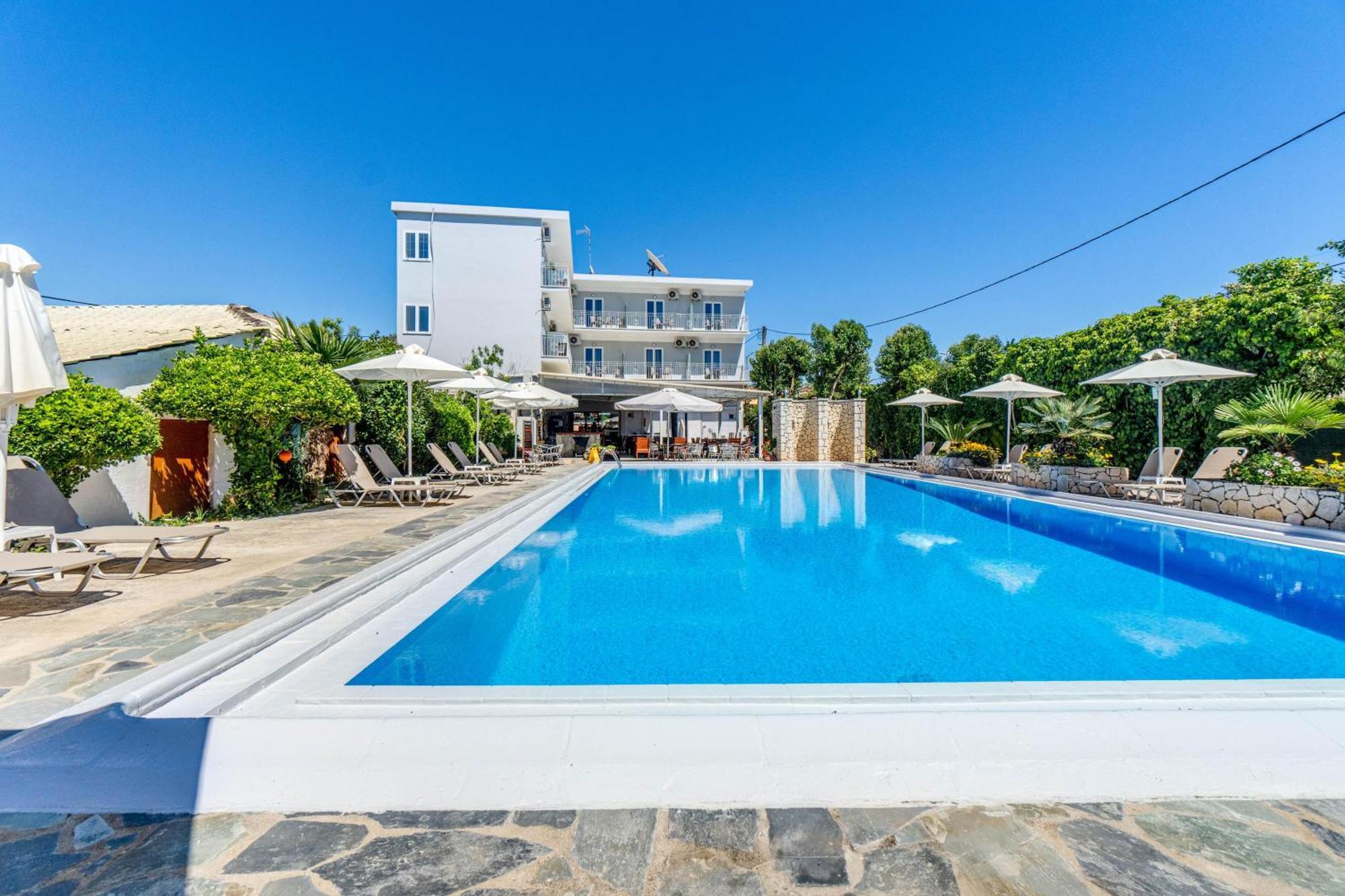 Angela Hotel & Apartments Gouvia Bagian luar foto