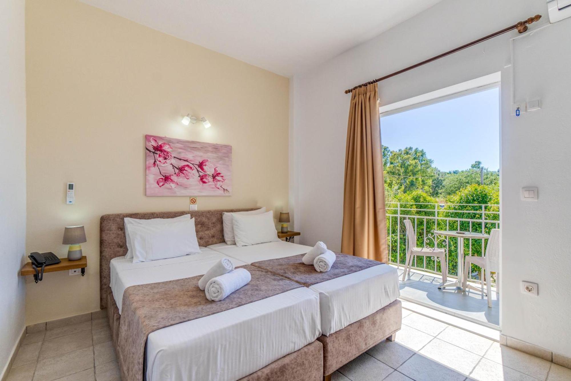 Angela Hotel & Apartments Gouvia Bagian luar foto