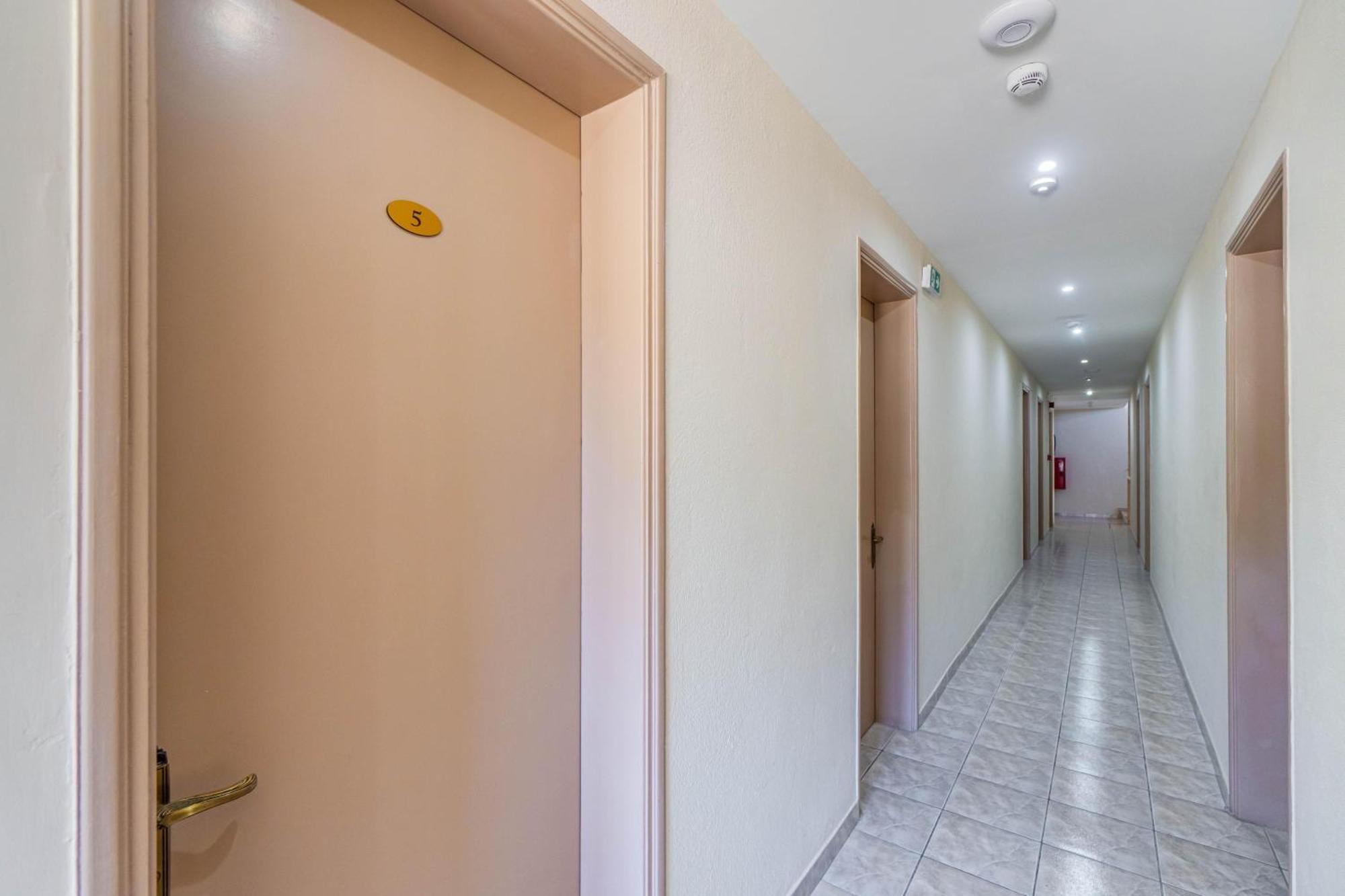 Angela Hotel & Apartments Gouvia Bagian luar foto