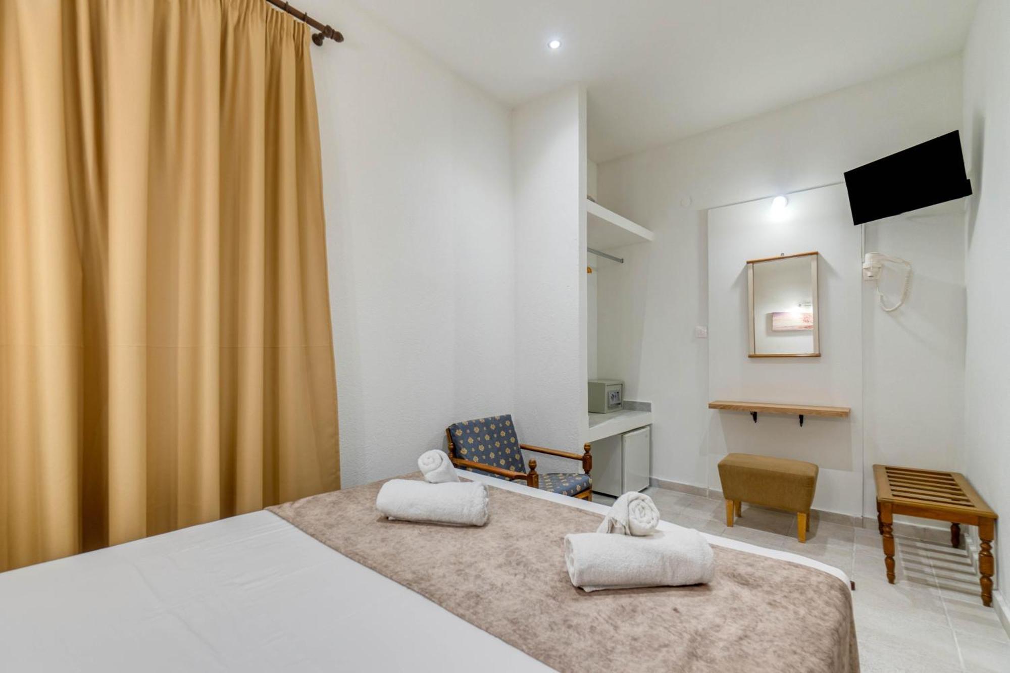 Angela Hotel & Apartments Gouvia Bagian luar foto