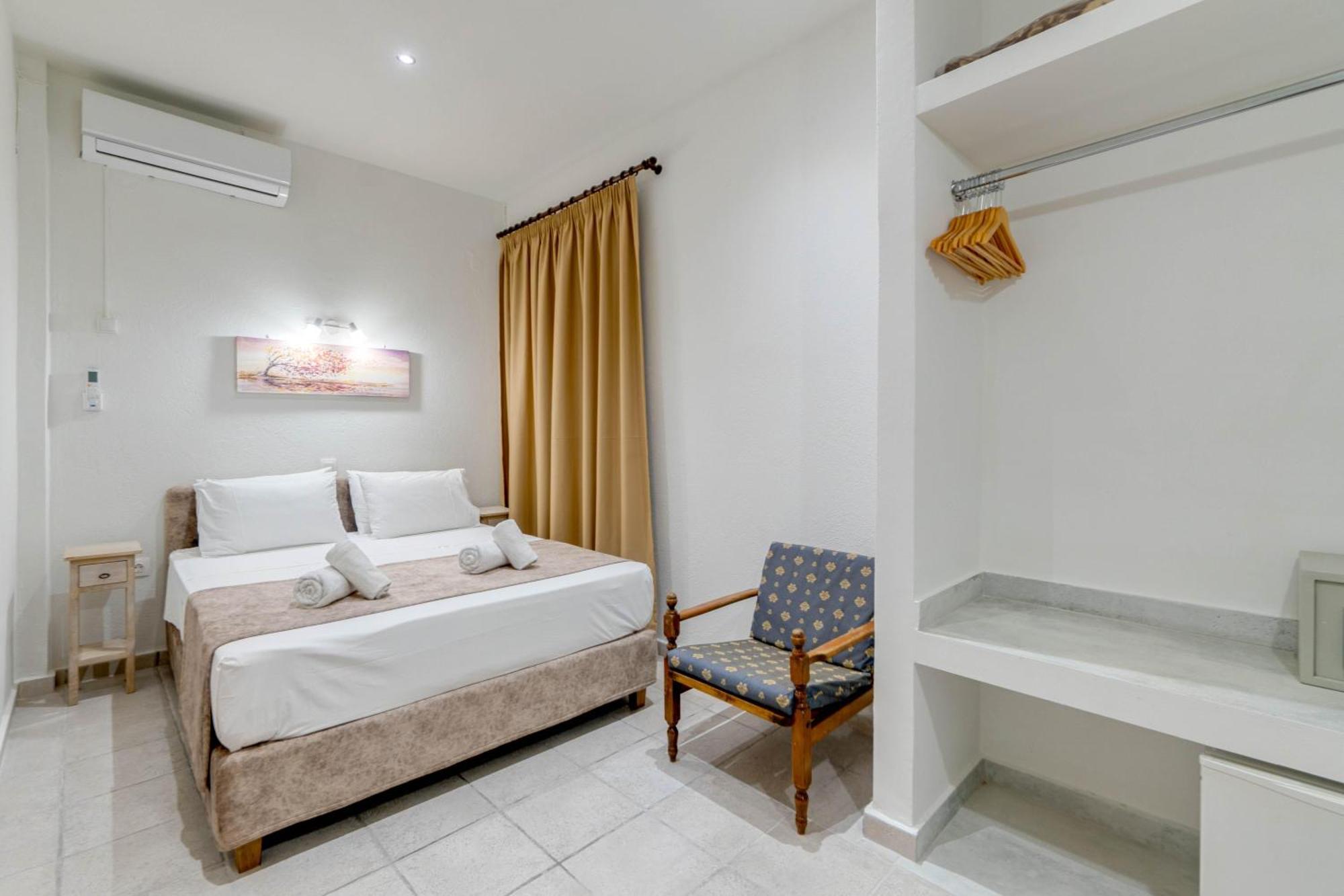 Angela Hotel & Apartments Gouvia Bagian luar foto