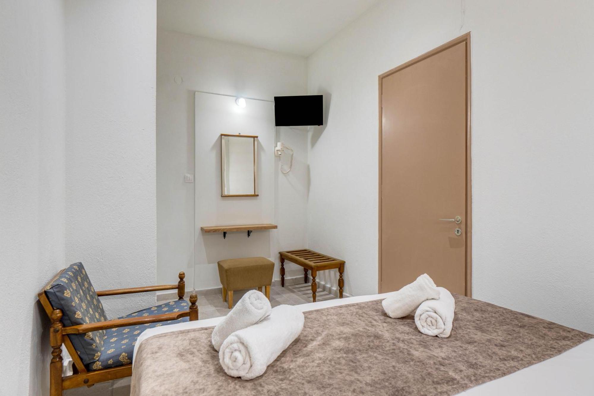 Angela Hotel & Apartments Gouvia Bagian luar foto